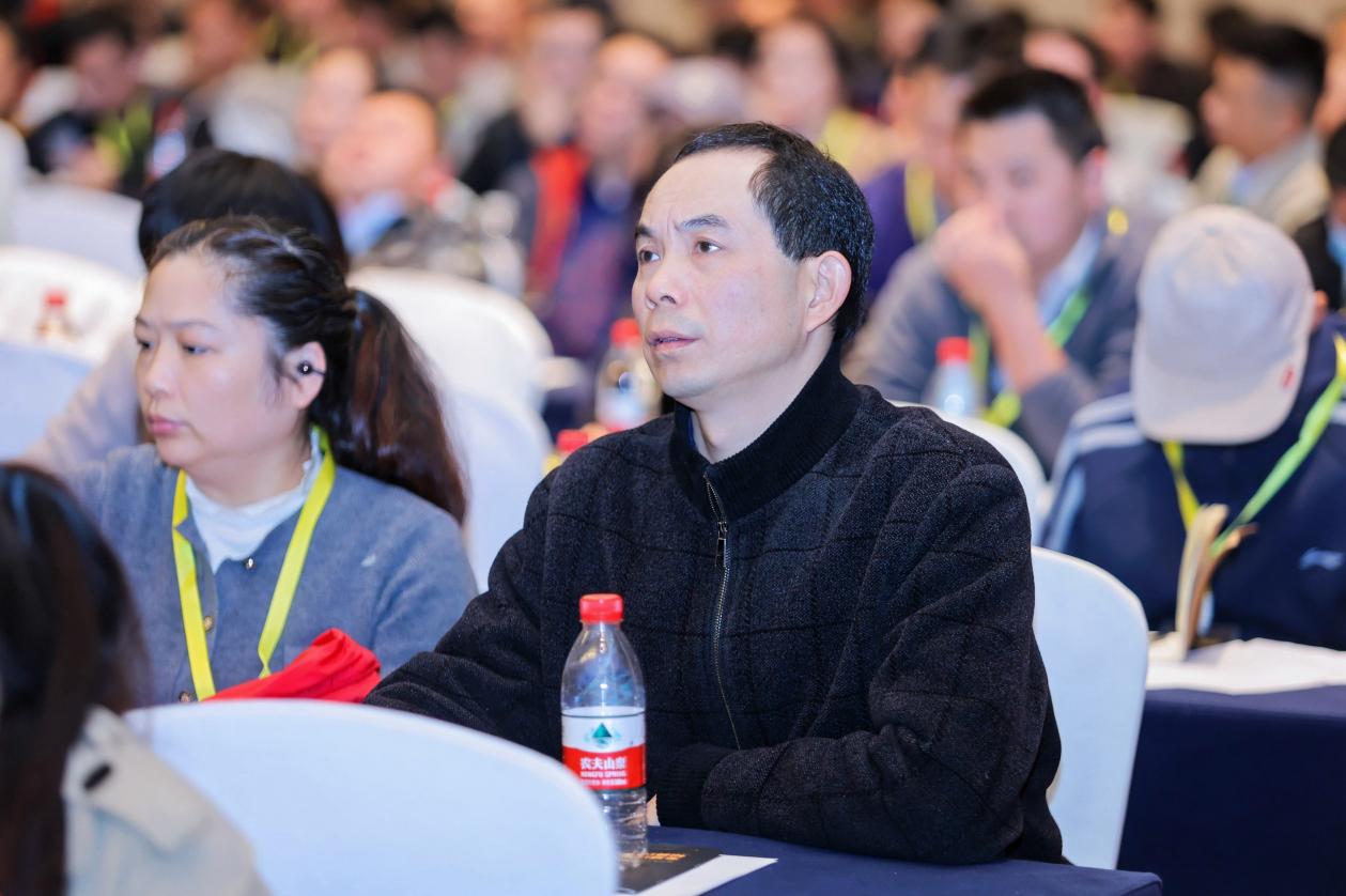 EagleTrader武汉签约大会完美收官!500+交易员共鉴历史性时刻!