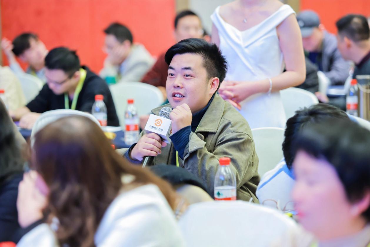 EagleTrader武汉签约大会完美收官!500+交易员共鉴历史性时刻!