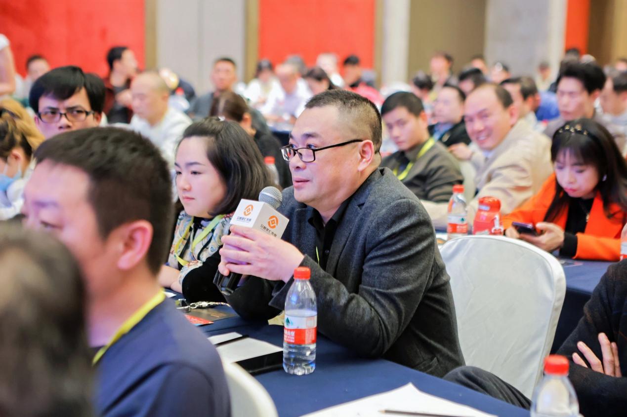 EagleTrader武汉签约大会完美收官!500+交易员共鉴历史性时刻!