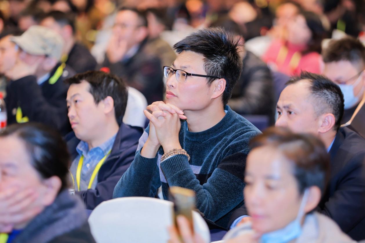 EagleTrader武汉签约大会完美收官!500+交易员共鉴历史性时刻!